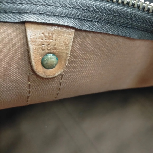 Louis Vuitton Boston Keepall Bandouliere 45 Bag - Picture 7 of 16